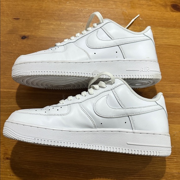 Nike Air Force 1 White Leather Shoes Unisex size 9.5 - Picture 6 of 11